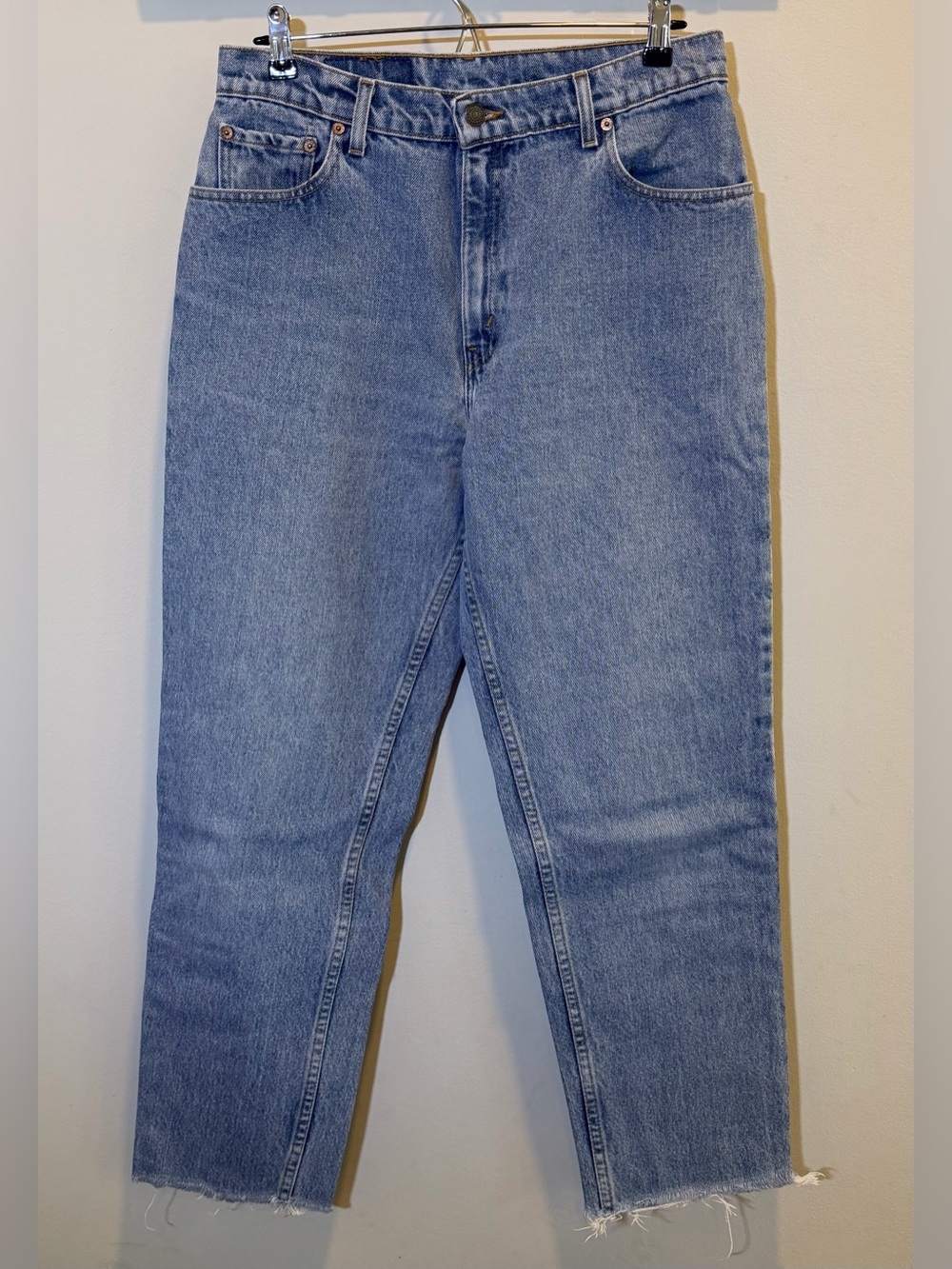 Vintage 1996 Levi’s 550 Straight Tapered Jeans Raw Hem 100% Cotton Rigid Denim